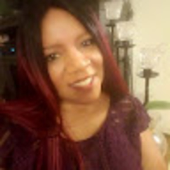 Meet your Posher, Yolanda - Picture 1 of 1